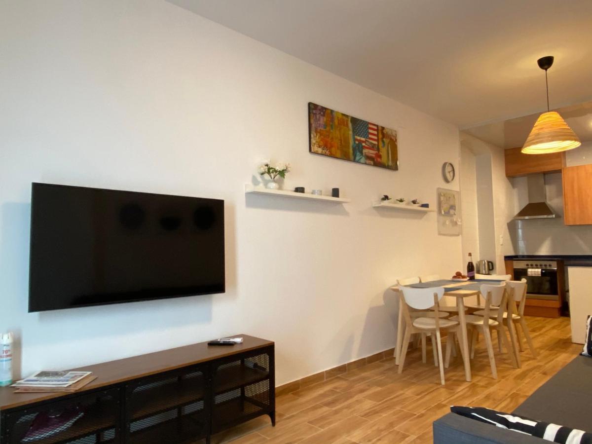 Apartments Sant Lluis Center, 2 Min Walk From The Sea Lloret de Mar Esterno foto